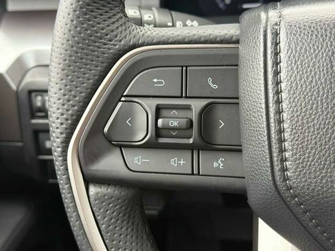 Used 2024 Toyota Tacoma TRD Sport AWD/4WD image 27