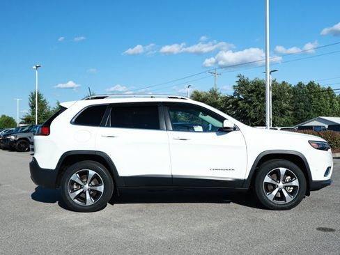 Used 2020 Jeep Cherokee Limited w/ Technology Group AWD/4WD image 4