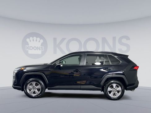 Used 2025 Toyota RAV4 XLE AWD/4WD image 7