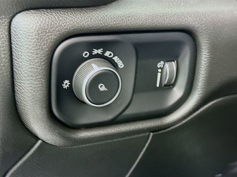 Used 2022 RAM 3500 Big Horn image 20