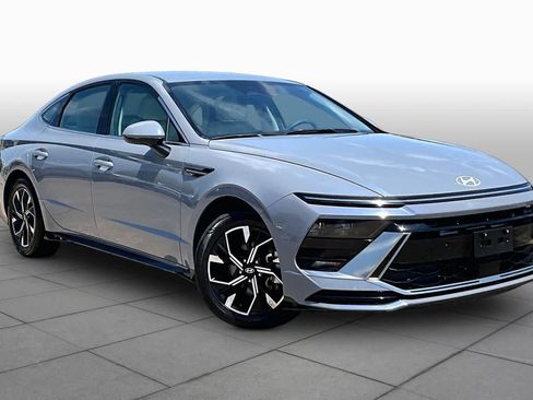 Used 2025 Hyundai Sonata SEL FWD image 3