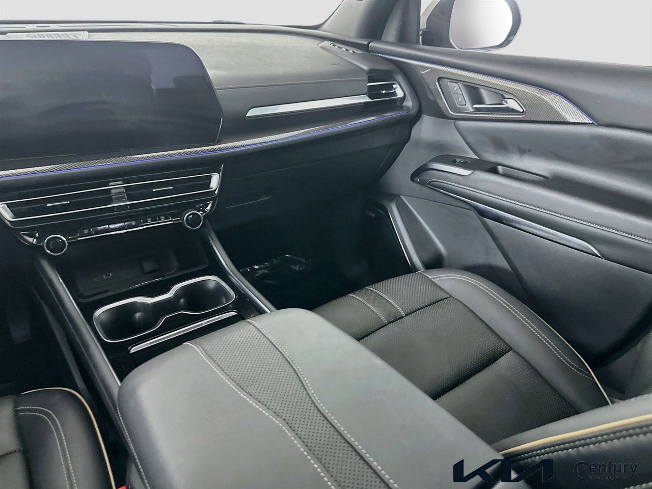 Used 2025 Chevrolet Traverse High Country AWD/4WD image 24