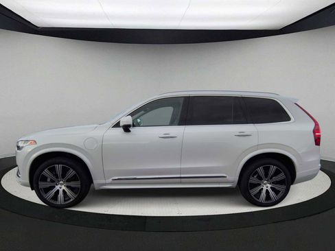Used 2022 Volvo XC90 T8 Inscription image 5