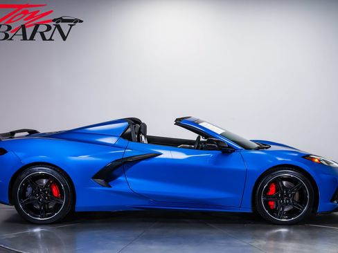 Used 2022 Chevrolet Corvette Stingray Preferred Conv w/ Z51 Performance Package RWD image 6