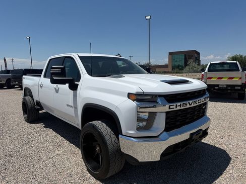 Used 2022 Chevrolet Silverado 2500 LT w/ Fleet Comfort Package AWD/4WD image 2