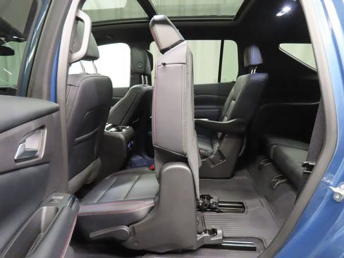 Used 2025 Chevrolet Traverse Z71 w/ LPO, Floor Liner Package AWD/4WD image 51