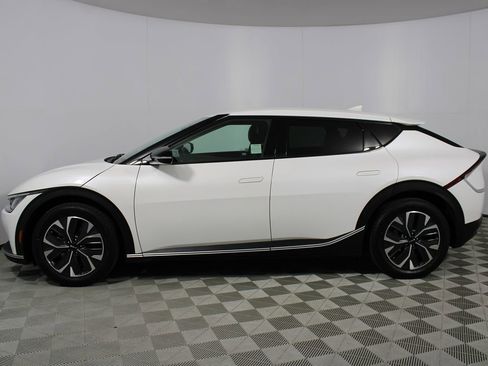 Used 2024 Kia EV6 Light RWD image 26
