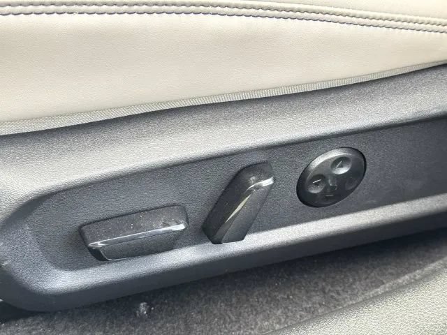 Used 2026 Nissan Sentra SL w/ Floor Mat Package FWD image 31