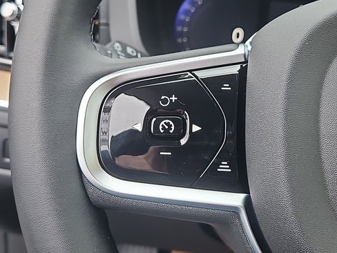 New 2026 Volvo XC60 B5 Ultra w/ Protection Package Premier image 16