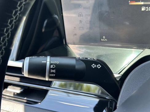 Used 2025 INFINITI QX80 Sensory AWD/4WD image 23