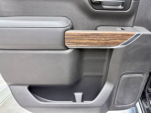 Used 2019 Chevrolet Silverado 1500 High Country w/ Technology Package image 17