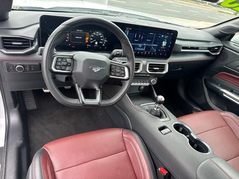 Used 2025 Ford Mustang GT Premium RWD image 9