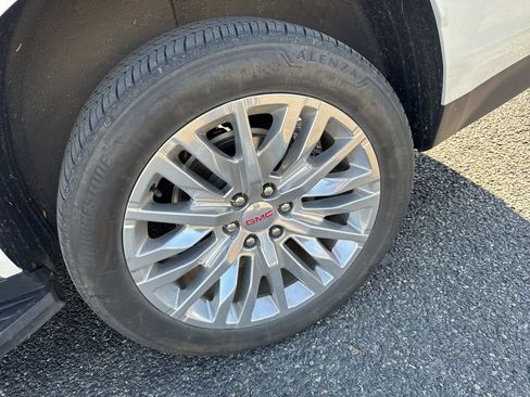 Used 2023 GMC Yukon SLT w/ SLT Premium Package image 22