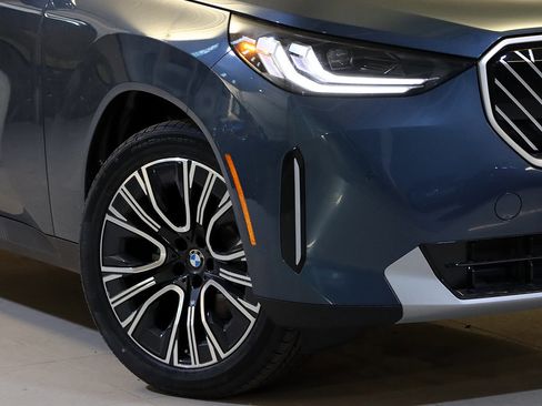 Used 2026 BMW X3 xDrive30 w/ Premium Package image 3