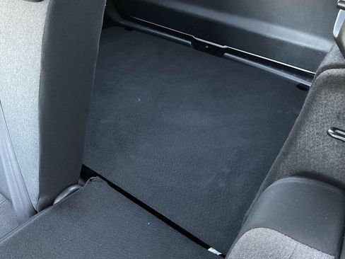 Used 2025 Nissan Kicks SV image 17