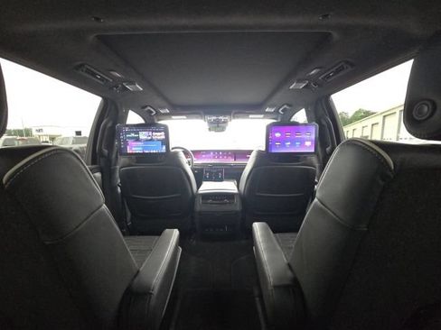 Used 2025 Cadillac Escalade Sport Platinum AWD/4WD image 19