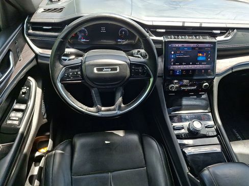 Used 2022 Jeep Grand Cherokee L Overland w/ Luxury Tech Group IV AWD/4WD image 2