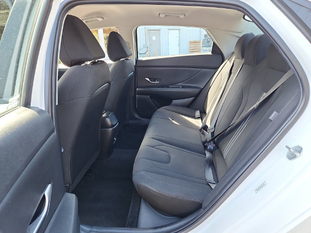 Used 2024 Hyundai Elantra SEL FWD image 11