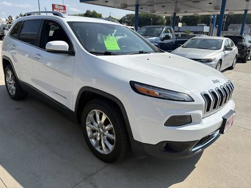Used 2016 Jeep Cherokee Limited AWD/4WD image 4