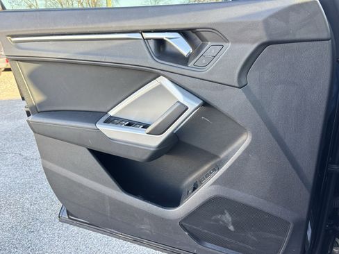 Used 2022 Audi Q3 2.0T Premium w/ Convenience Package image 5