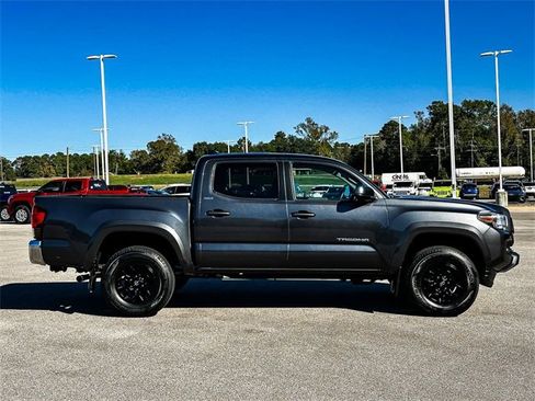 Used 2022 Toyota Tacoma SR5 image 9