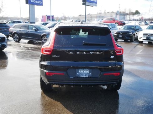 Certified 2023 Volvo XC40 Recharge Ultimate image 6