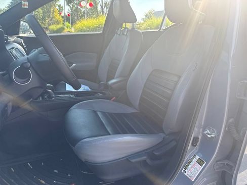 Used 2021 Nissan Kicks SR w/ SR Premium Package FWD image 9