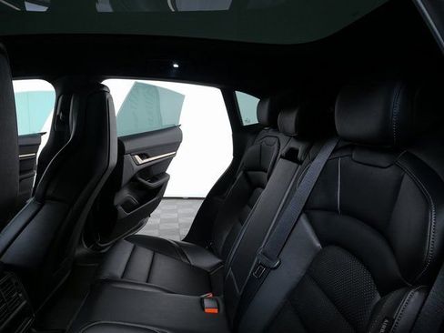 Used 2021 Porsche Taycan 4 Cross Turismo image 18