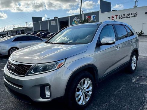 Used 2015 Kia Sorento EX w/ EX V6 Touring Package FWD image 1