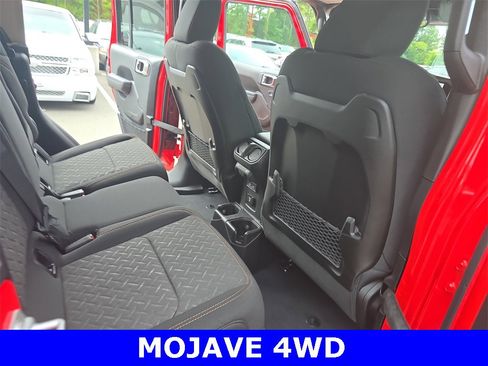 New 2025 Jeep Gladiator Mojave w/ Convenience Group image 11