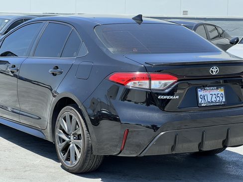 Used 2024 Toyota Corolla SE w/ SE Premium Package FWD image 5