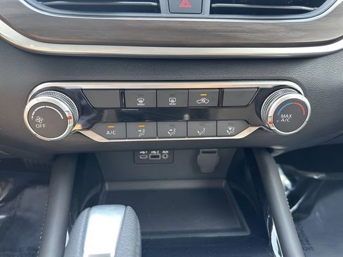 Used 2023 Nissan Altima 2.5 SV image 18