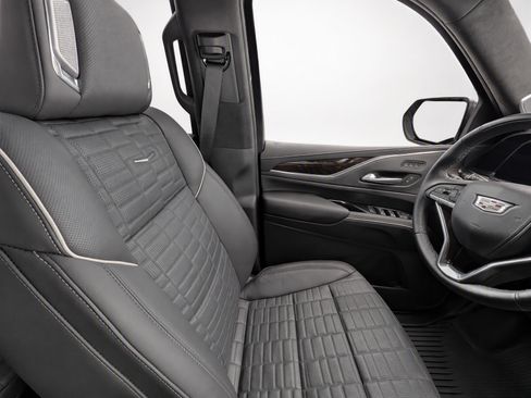 Used 2024 Cadillac Escalade Sport Platinum w/ LPO, Floor Liner Package AWD/4WD image 15