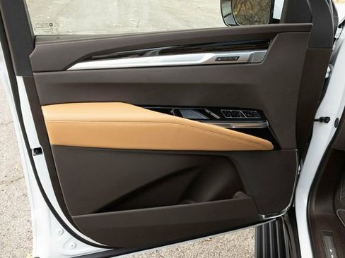 Used 2026 Cadillac Escalade Luxury w/ Touring Package image 23