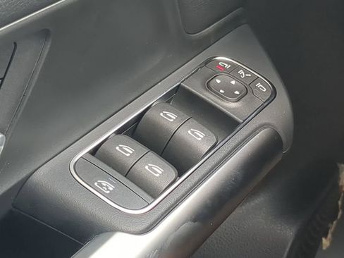 New 2025 Mercedes-Benz GLA 250 image 10