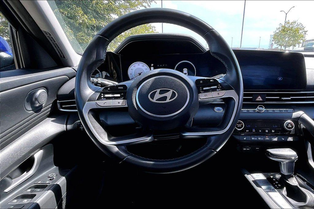 Used 2024 Hyundai Elantra Limited FWD image 6