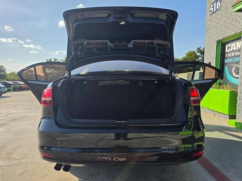 Used 2017 Volkswagen Jetta S w/ Jetta S Cold Weather Package FWD image 26