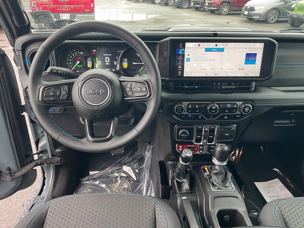 Used 2024 Jeep Wrangler Unlimited Rubicon 4xe w/ Capability Package AWD/4WD image 4