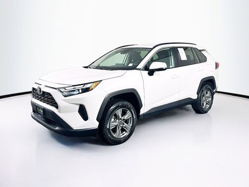 Used 2024 Toyota RAV4 XLE image 3