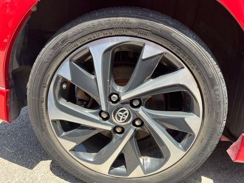 Used 2018 Toyota Corolla iM FWD image 11