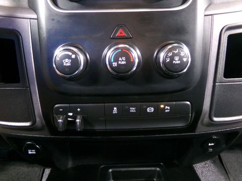 Used 2014 RAM 2500 Tradesman w/ Chrome Appearance Group image 12