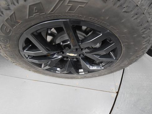 Used 2022 Chevrolet Silverado 1500 LTZ w/ LTZ Convenience Package II image 9