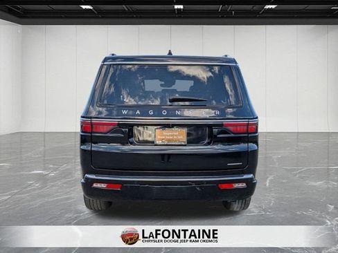 Used 2024 Jeep Wagoneer Series II w/ Flexible Seating Group image 4