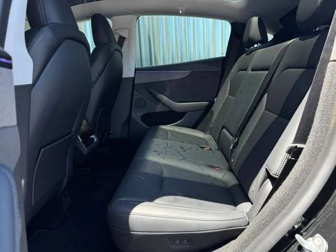 Used 2026 Tesla Model Y Long Range AWD/4WD image 18