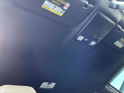 Used 2016 Toyota Tacoma TRD Off-Road w/ Towing Package image 14