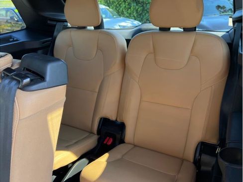 Used 2019 Volvo XC90 T8 Momentum w/ Advanced Package image 11