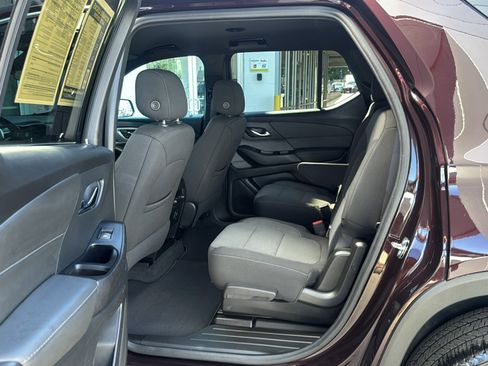 Used 2023 Chevrolet Traverse LT AWD/4WD image 20