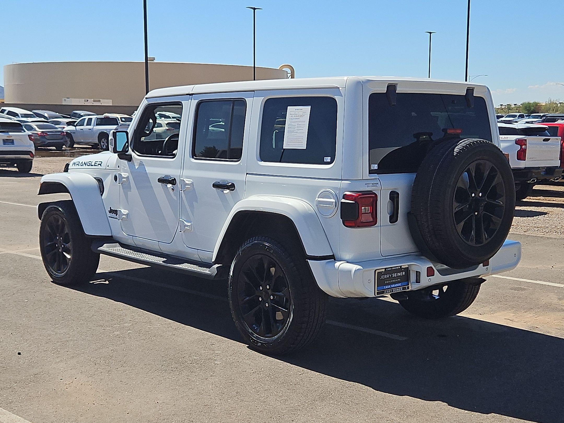 Used 2023 Jeep Wrangler Unlimited Sahara AWD/4WD image 4