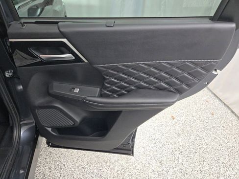Used 2024 Mitsubishi Outlander SEL image 10