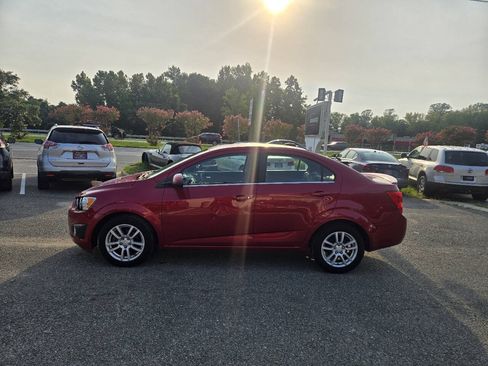 Used 2016 Chevrolet Sonic LT w/ Wheels and Fog Lamp Package FWD image 9